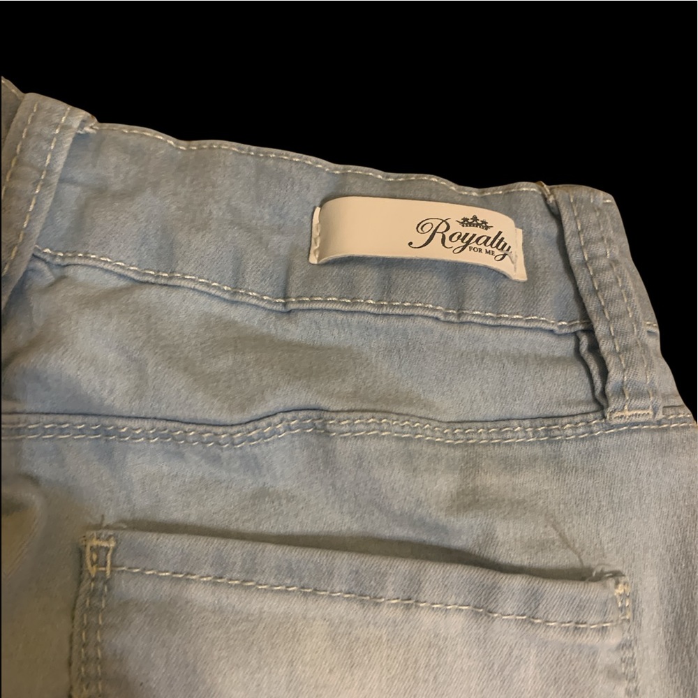Royalty for me cuffed Capri pants.